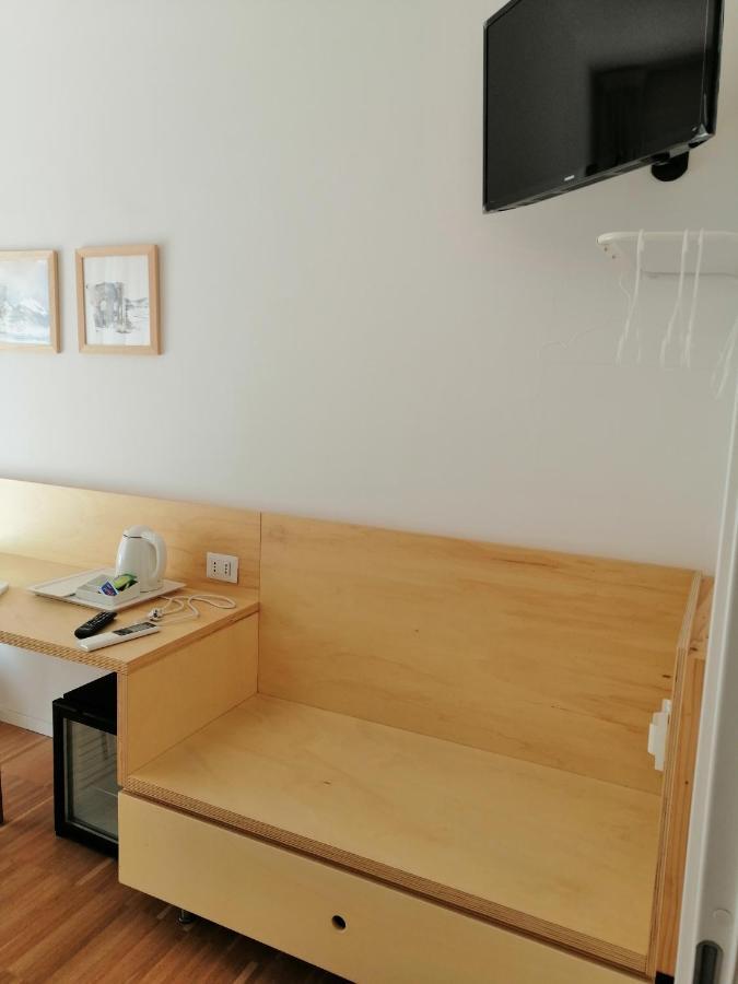 Vivaldo Suite Piazza Dei Martiri - Guest House Nápoles Exterior foto